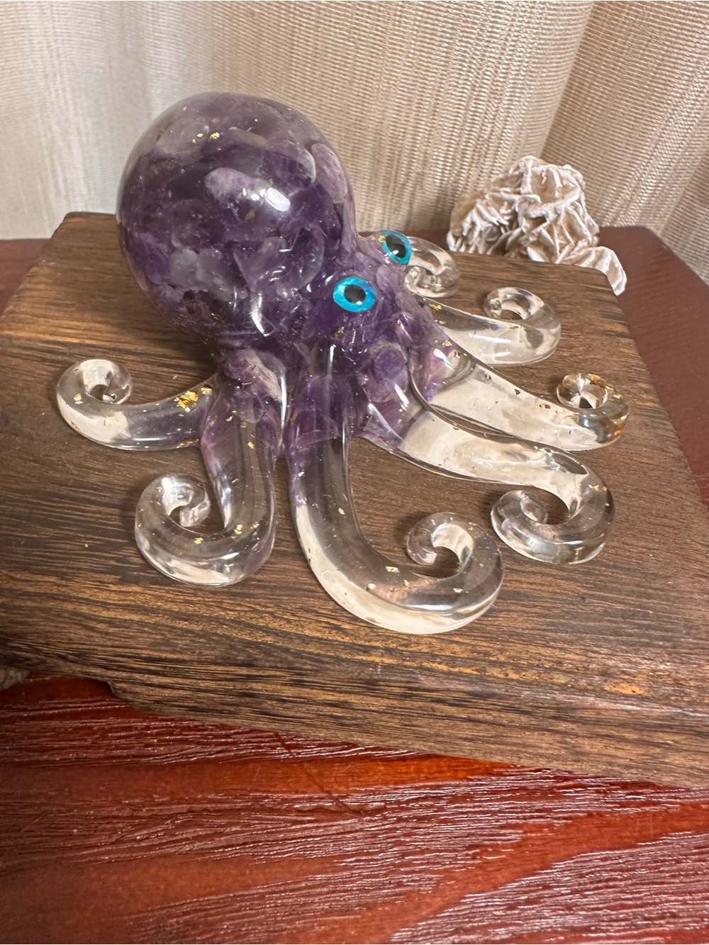 Resin and Amethyst Crystal Chips Octopus Figure - Picture 8 of 12
